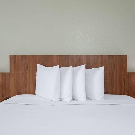 Ramada By Wyndham Altamonte Springs Near I-4 Exterior foto