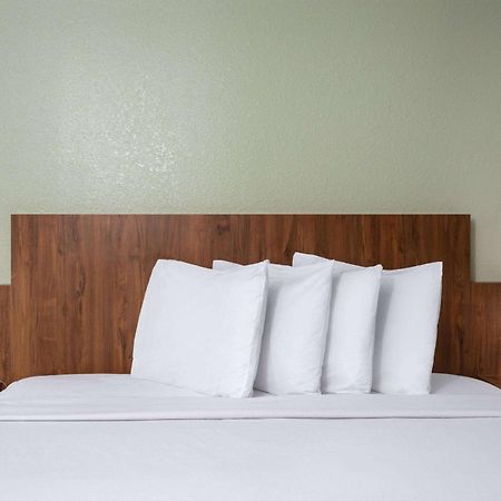 Ramada By Wyndham Altamonte Springs Near I-4 Exterior foto