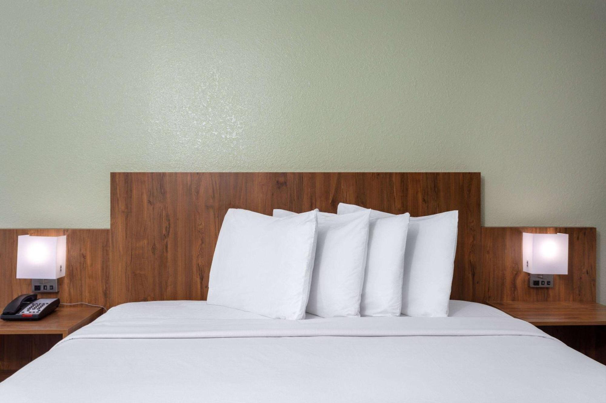 Ramada By Wyndham Altamonte Springs Near I-4 Exterior foto