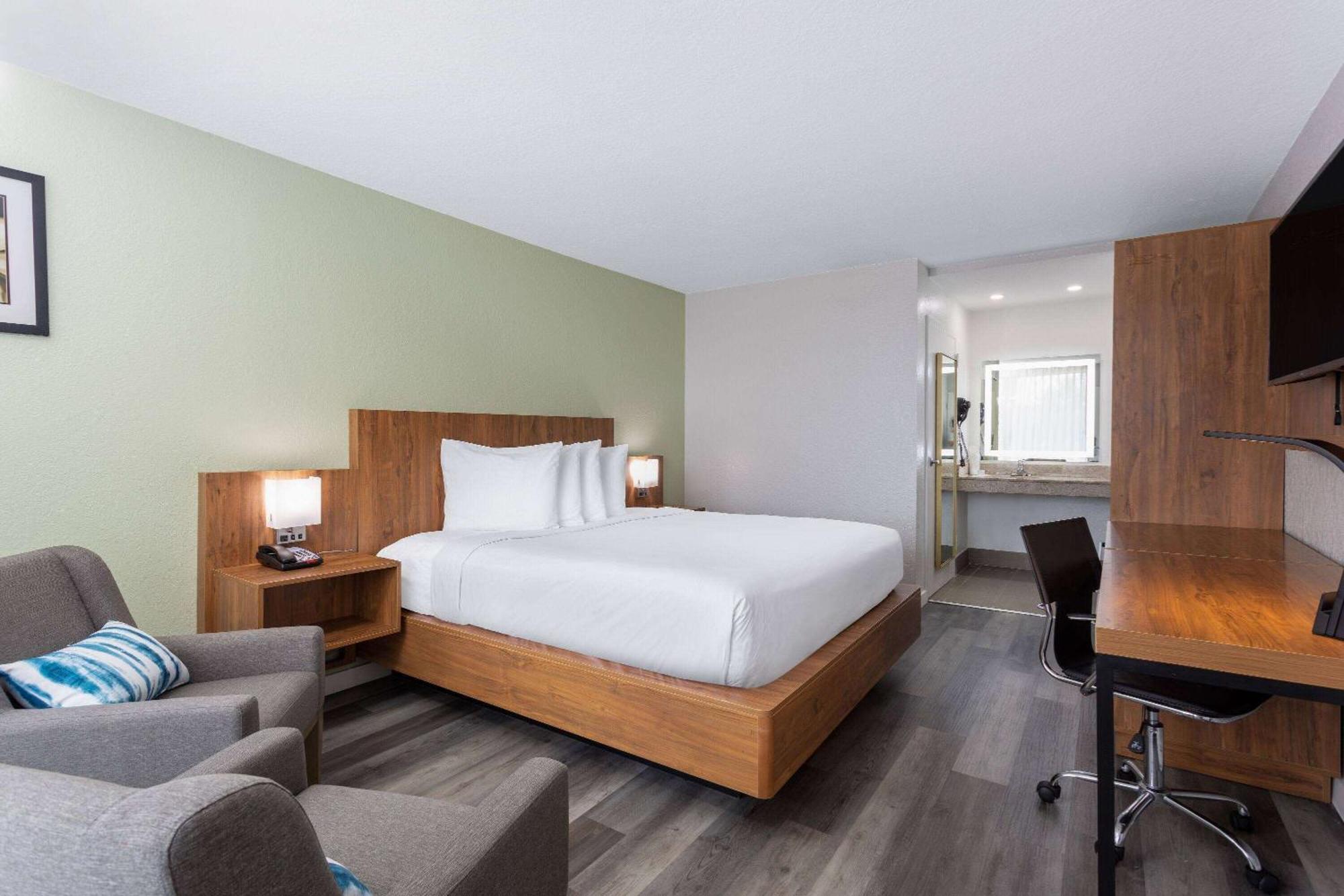 Ramada By Wyndham Altamonte Springs Near I-4 Exterior foto