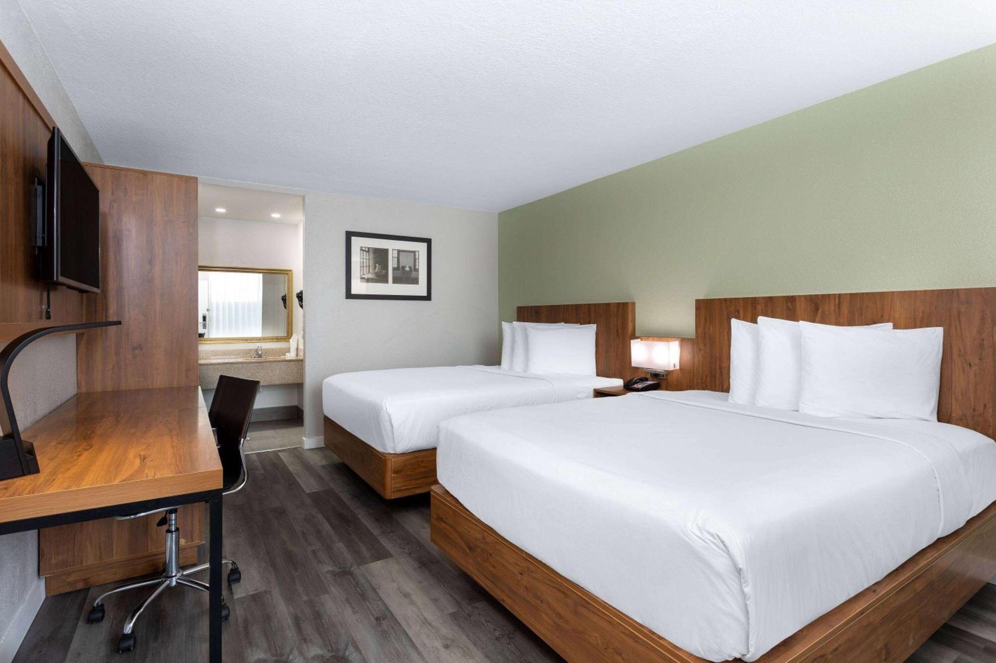 Ramada By Wyndham Altamonte Springs Near I-4 Exterior foto