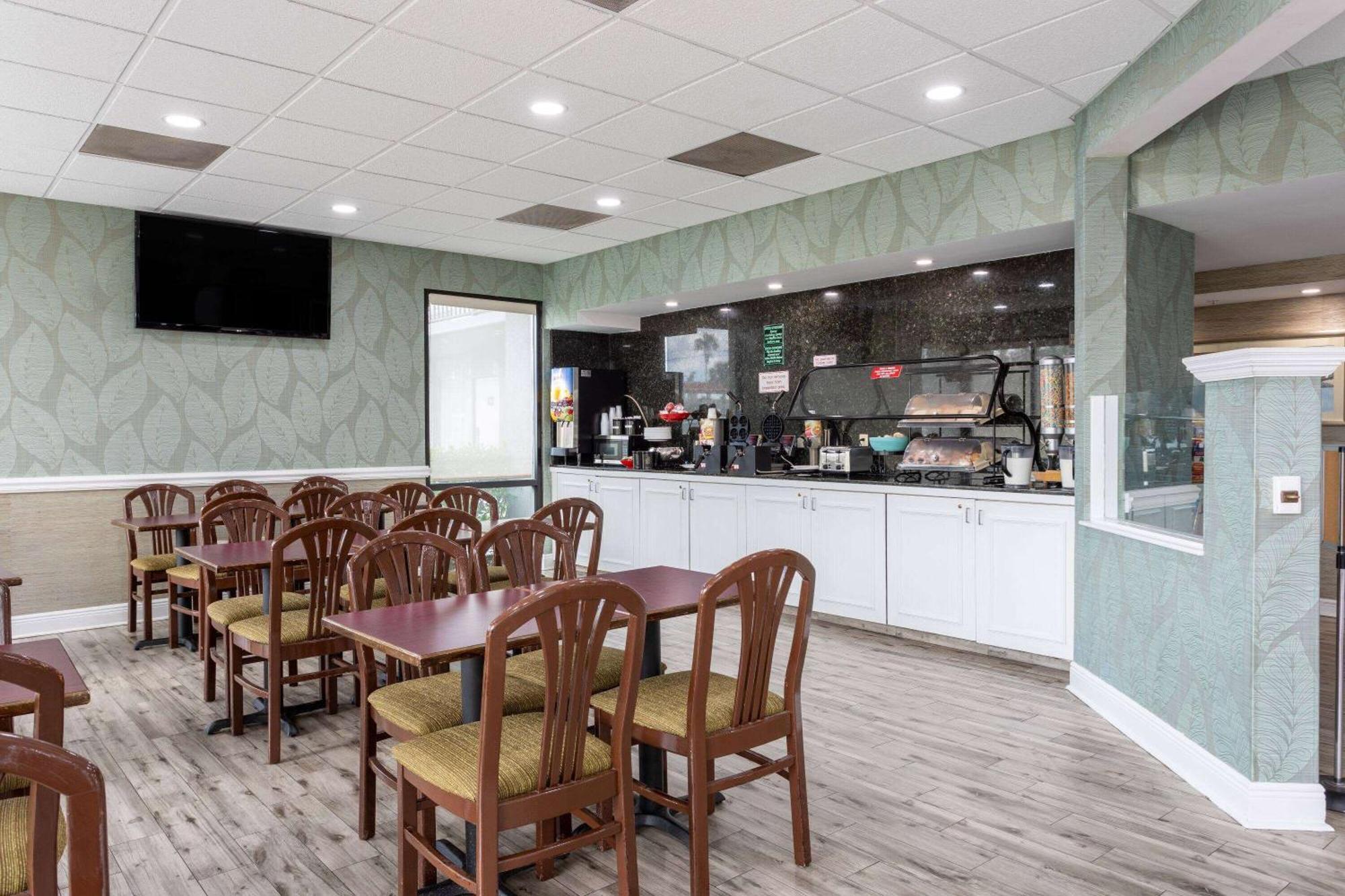Ramada By Wyndham Altamonte Springs Near I-4 Exterior foto