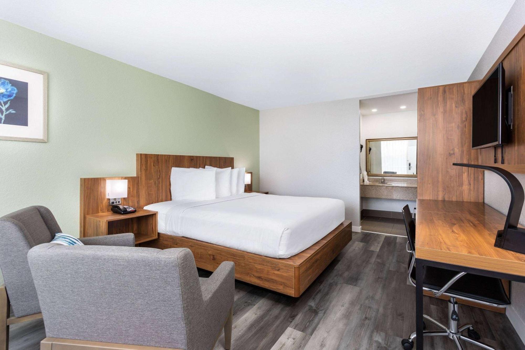 Ramada By Wyndham Altamonte Springs Near I-4 Exterior foto
